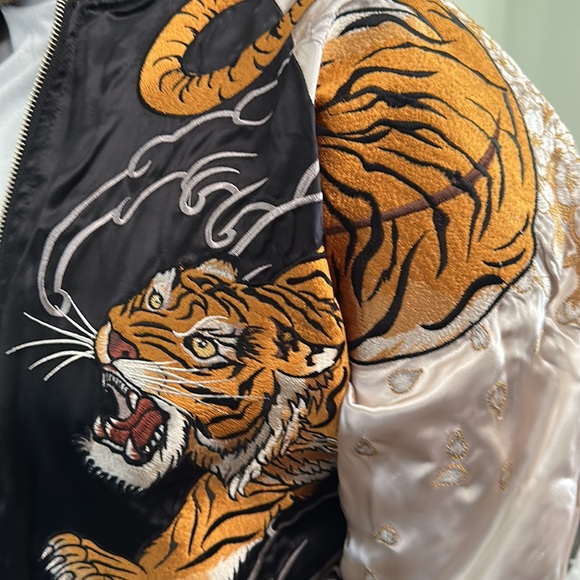 Embroidered jacket reversible. Large. NWOT - Picture 2 of 10